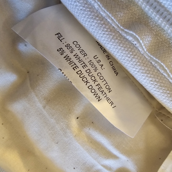 Beautiful UGG 22 X 22 Faux Fur Pillow - Picture 6 of 7